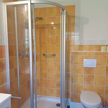 לינה וארוחת בוקר Privatzimmervermietung Wiederkehr
